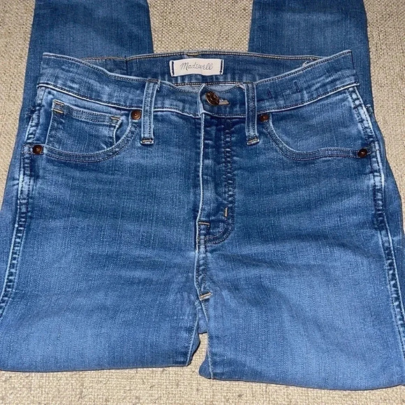 Madewell High Rise Skinny jeans Raw Edge - size 27.     O - Picture 2 of 6